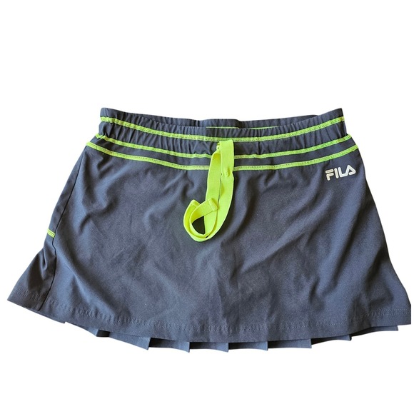Fila Pants - Fila Sport Womens Gray Neon Green‎ Pleated Tennis Skort Medium Activewear EUC
